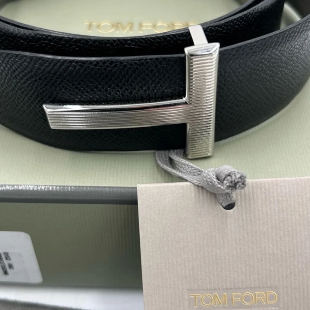 Men's Tom Ford Black and Silver Leather Belt . 100cm/40 inches - Picture 2 of 5